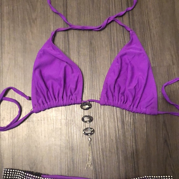 Gorgeous bikini - Picture 2 of 3